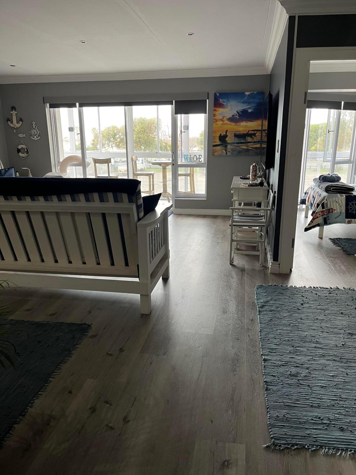 Modern Apartment Walking Distance To Main Beach Restaurants And Other Amenities 제프리스 베이 외부 사진