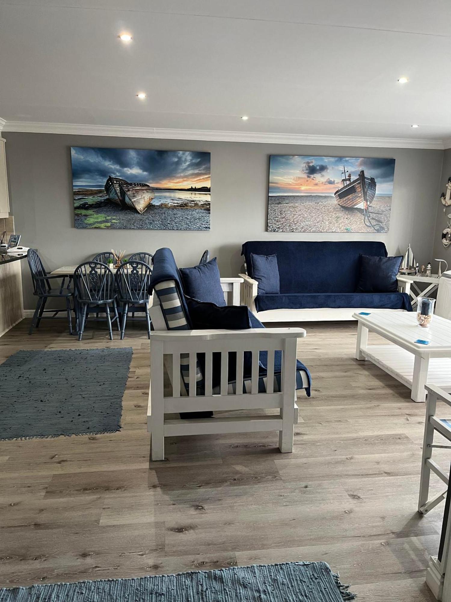 Modern Apartment Walking Distance To Main Beach Restaurants And Other Amenities 제프리스 베이 외부 사진